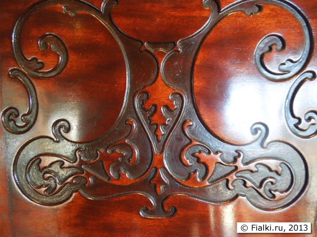 desk detail